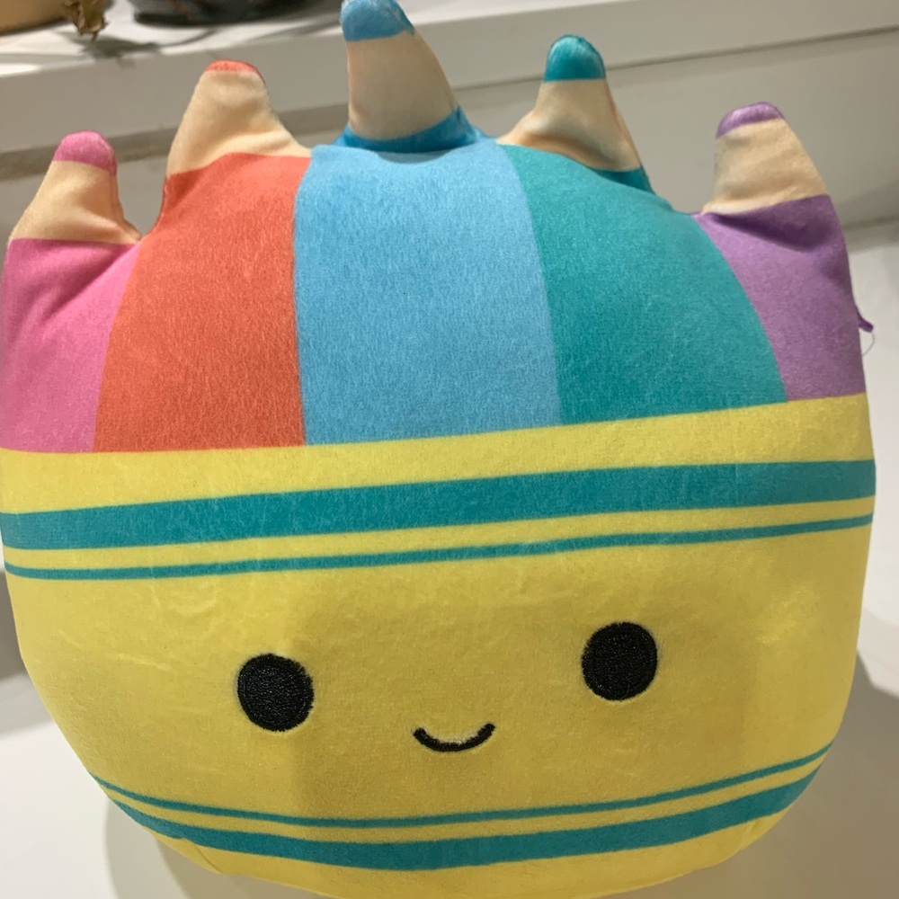 CADE The Crayons multi-color, size 8”, SquishMallows 2021. NWT
